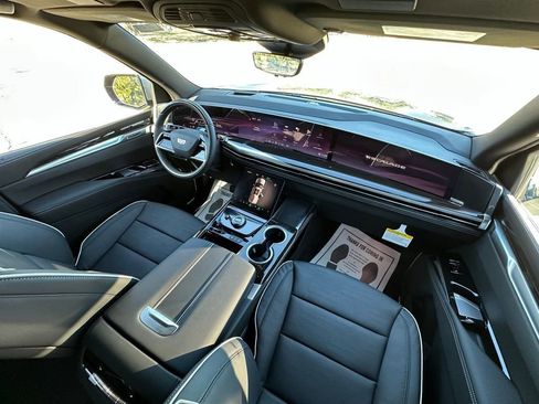 New 2026 Cadillac Escalade ESV Luxury w/ Touring Package image 9