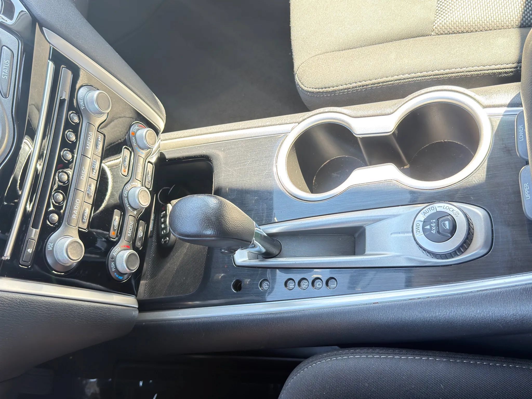 Used 2020 Nissan Pathfinder SV AWD/4WD image 15