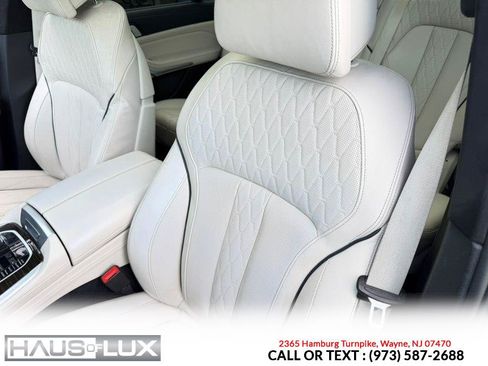 Used 2020 BMW X7 M50i w/ Dynamic Handling Package AWD/4WD image 13