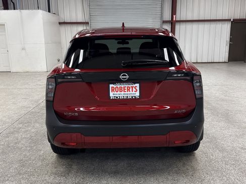 Used 2025 Nissan Kicks SV image 16