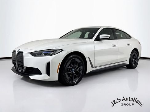 Used 2023 BMW i4 eDrive35 RWD image 3