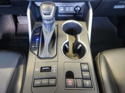 Used 2023 Toyota Highlander XLE AWD/4WD image 21