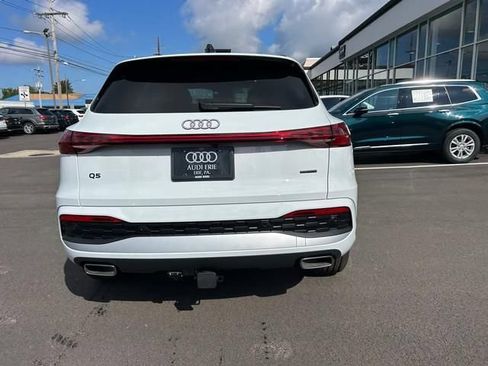 Used 2025 Audi Q5 Premium Plus w/ Premium Plus AWD/4WD image 4