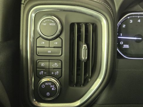 Used 2022 GMC Sierra 2500 SLE w/ SLE Value Package; AWD/4WD image 22