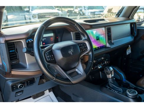 Used 2023 Ford Bronco Outer Banks AWD/4WD image 12