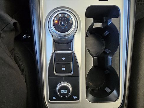 Used 2023 Ford Explorer XLT AWD/4WD image 25