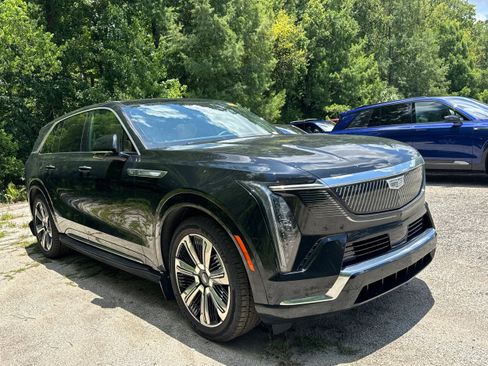 Used 2025 Cadillac Escalade IQ Luxury 2 AWD/4WD image 4