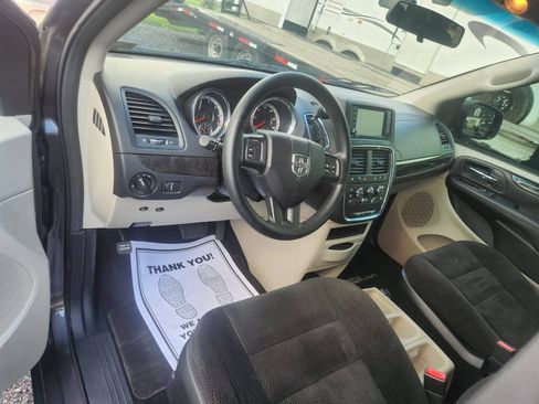 Used 2016 Dodge Grand Caravan SE w/ Quick Order Package 29E SE FWD image 15