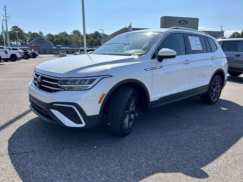 Used 2023 Volkswagen Tiguan SE FWD image 29
