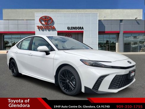 New 2026 Toyota Camry SE FWD image 1