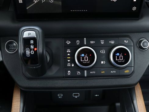 Used 2022 Land Rover Defender 110 X image 37