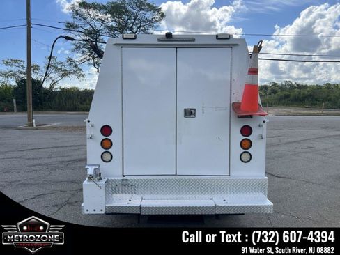 Used 2019 Freightliner Sprinter 3500 w/ Premium Package RWD image 7
