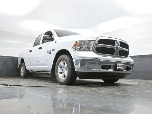 Used 2022 RAM 1500 Classic SLT AWD/4WD image 35