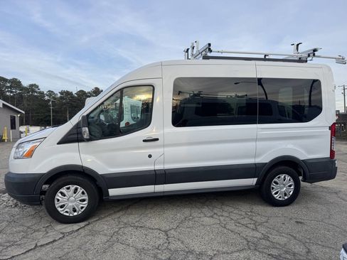Used 2018 Ford Transit 150 XLT image 4