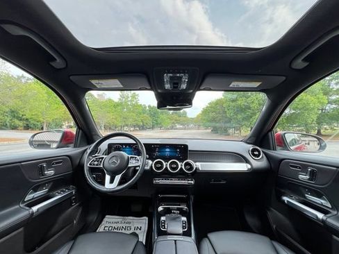 Used 2020 Mercedes-Benz GLB 250 4MATIC w/ Premium Package image 26