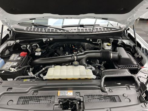 Used 2025 Ford Expedition Active AWD/4WD image 34