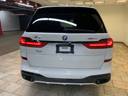 Used 2022 BMW X7 xDrive40i w/ M Sport Package AWD/4WD image 7