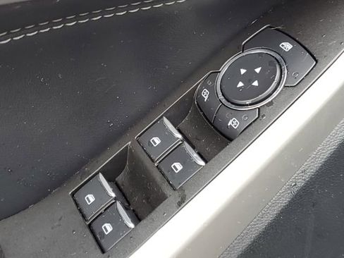 Used 2022 Ford Explorer XLT w/ Equipment Group 202A image 22