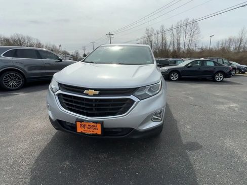 Used 2020 Chevrolet Equinox LS w/ LS Convenience Package image 3