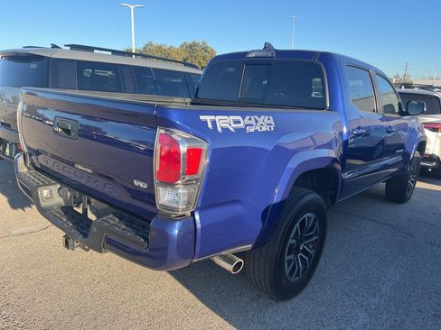 Used 2022 Toyota Tacoma TRD Sport V6 image 4