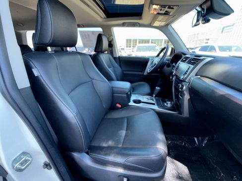 Used 2022 Toyota 4Runner Limited AWD/4WD image 27