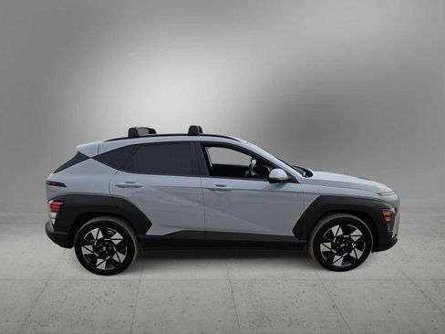 Certified 2024 Hyundai Kona SEL w/ Convenience Package image 9