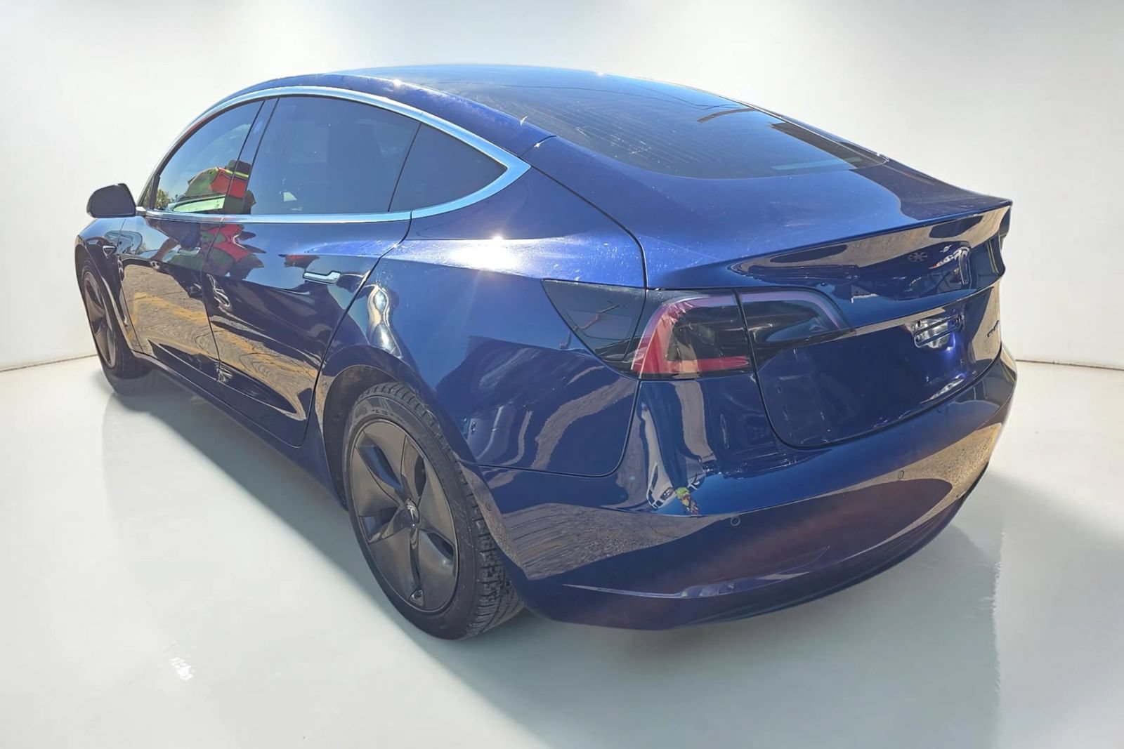 Used 2018 Tesla Model 3 Long Range AWD/4WD image 3