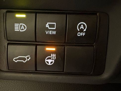 Used 2024 Toyota Highlander Platinum image 8