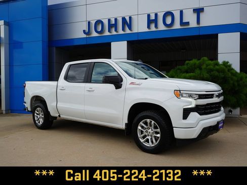 Used 2023 Chevrolet Silverado 1500 RST w/ Convenience Package II AWD/4WD image 2
