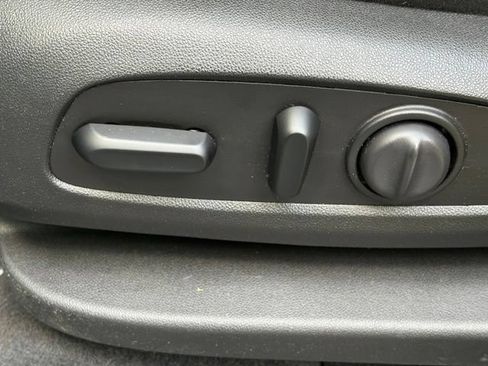 Used 2021 Chevrolet Equinox LS w/ LS Convenience Package FWD image 13