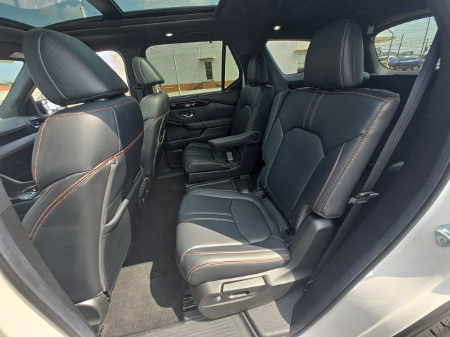 Used 2025 Honda Pilot TrailSport image 23