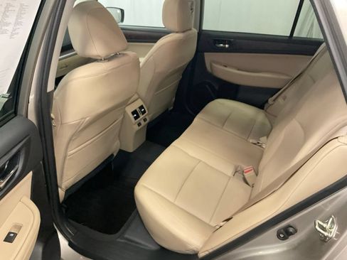 Used 2016 Subaru Outback 2.5i Limited AWD/4WD image 34