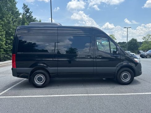 Used 2024 Mercedes-Benz Sprinter 2500 image 8