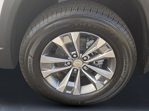 New 2026 Chevrolet Equinox LT w/ Convenience Package II image 9