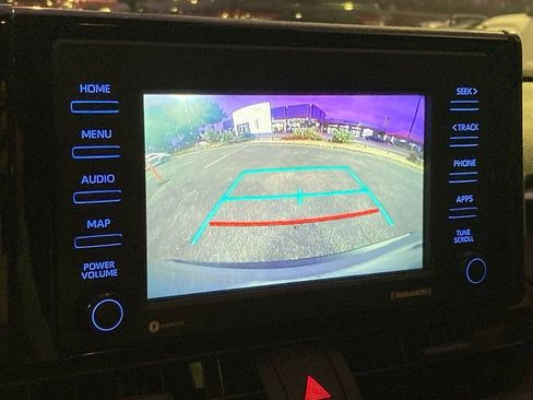 Used 2021 Toyota RAV4 XLE w/ Convenience Package image 24