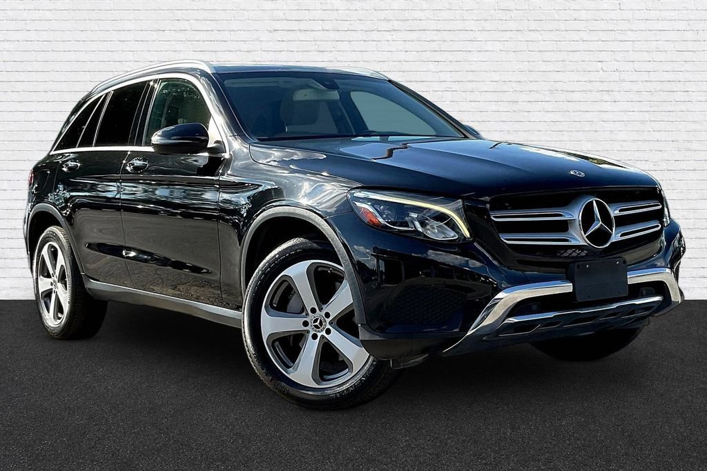 Used 2019 Mercedes-Benz GLC 300 w/ Premium Package image 3