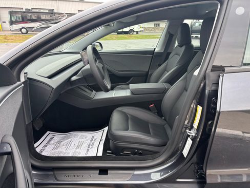 Used 2025 Tesla Model 3 Long Range image 9
