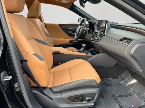 Certified 2023 Lexus ES 350 w/ Premium Package image 7