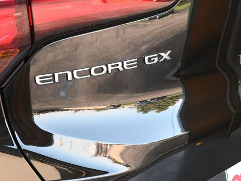 Used 2025 Buick Encore GX Preferred image 13