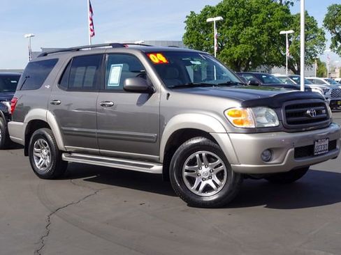 Used 2004 Toyota Sequoia SR5 image 7