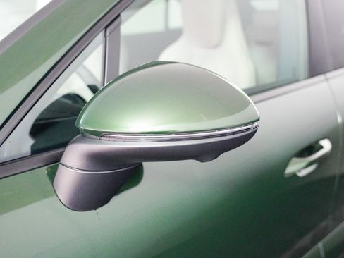 New 2026 Porsche Macan Electric image 26