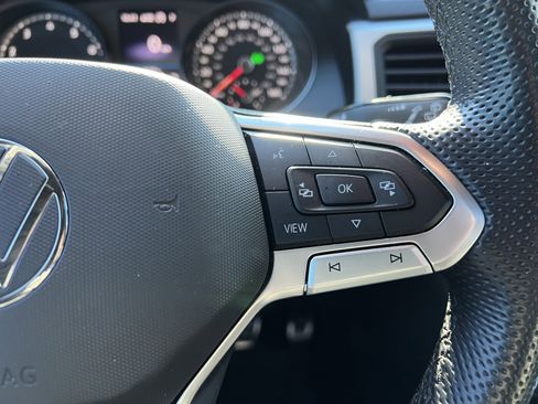 Used 2021 Volkswagen Atlas Cross Sport SE w/ Panoramic Sunroof Package image 20