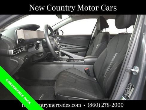 Used 2023 Hyundai Elantra SEL w/ Convenience Package FWD image 11