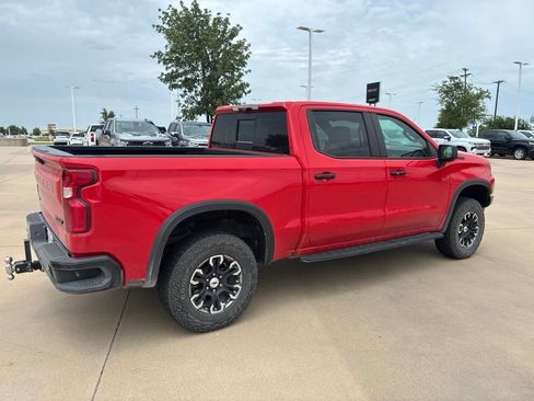 Used 2024 Chevrolet Silverado 1500 ZR2 w/ Technology Package AWD/4WD image 4