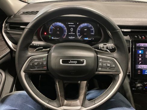 Used 2022 Jeep Grand Cherokee L Limited image 30