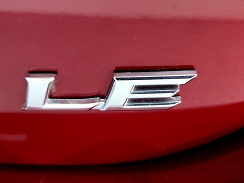 Used 2021 Toyota Camry LE w/ Cold Weather Package FWD image 13