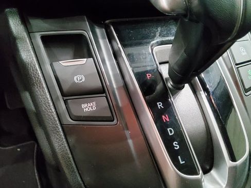 Certified 2020 Honda CR-V Touring image 32