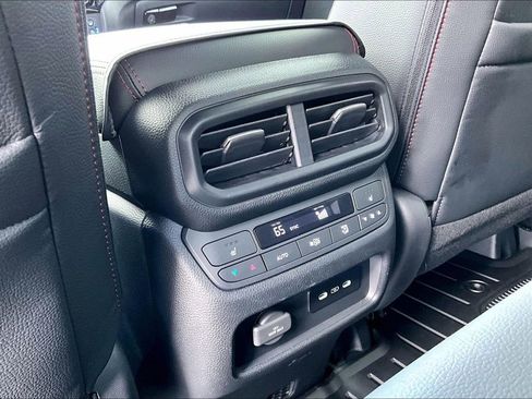 Used 2025 Honda Ridgeline Black Edition image 18