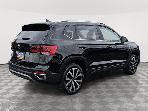 Used 2022 Volkswagen Taos SE FWD image 5