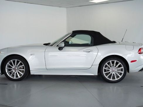 Used 2019 FIAT 124 Spider Lusso w/ Convenience Group RWD image 4